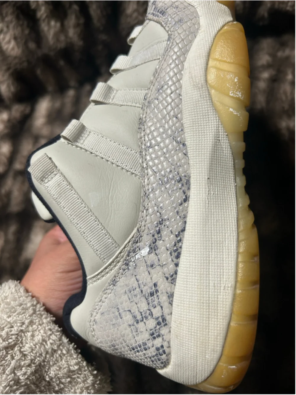 Men's Jordan 11 Low Snakeskin Sneakers White Grey Size 9